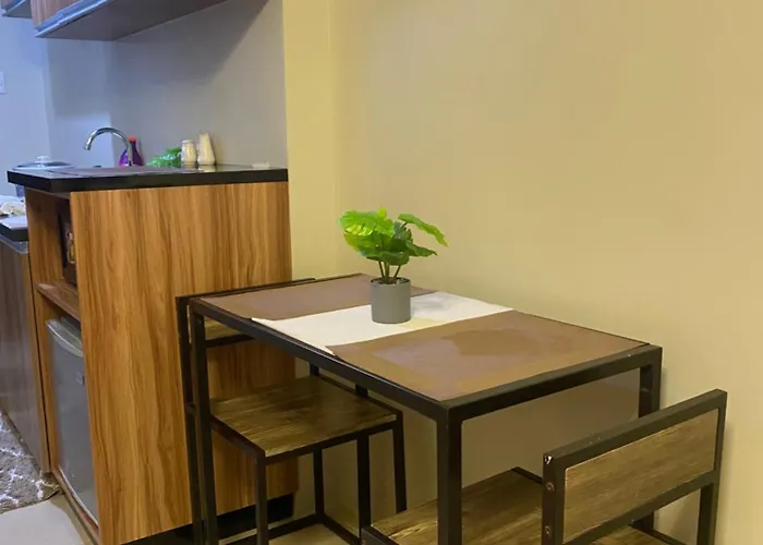 Cozy Unit 10mins From Airport 20mins From Us Embassy Across Sm Sucat Aparthotel