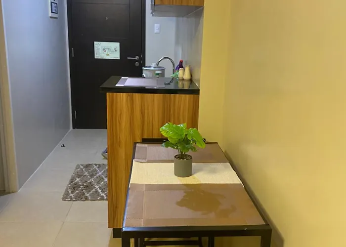 Cozy Unit 10mins From Airport 20mins From Us Embassy Across Sm Sucat Aparthotel 4*