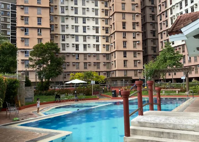 Aparthotel Cozy Unit 10mins From Airport 20mins From Us Embassy Across Sm Sucat Manila
